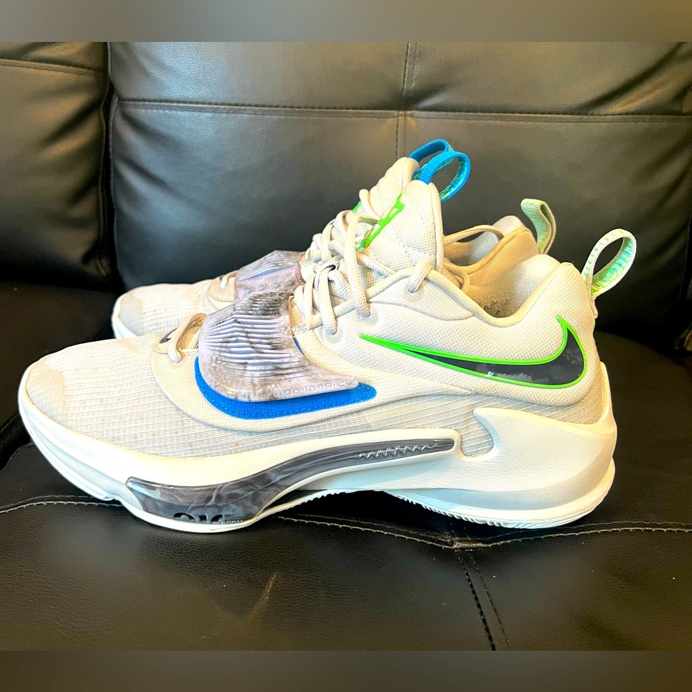 MEN’S NIKE FREAK 3 SNEAKERS(Size 12.5)